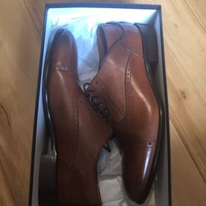 Men’s lace dress shoes